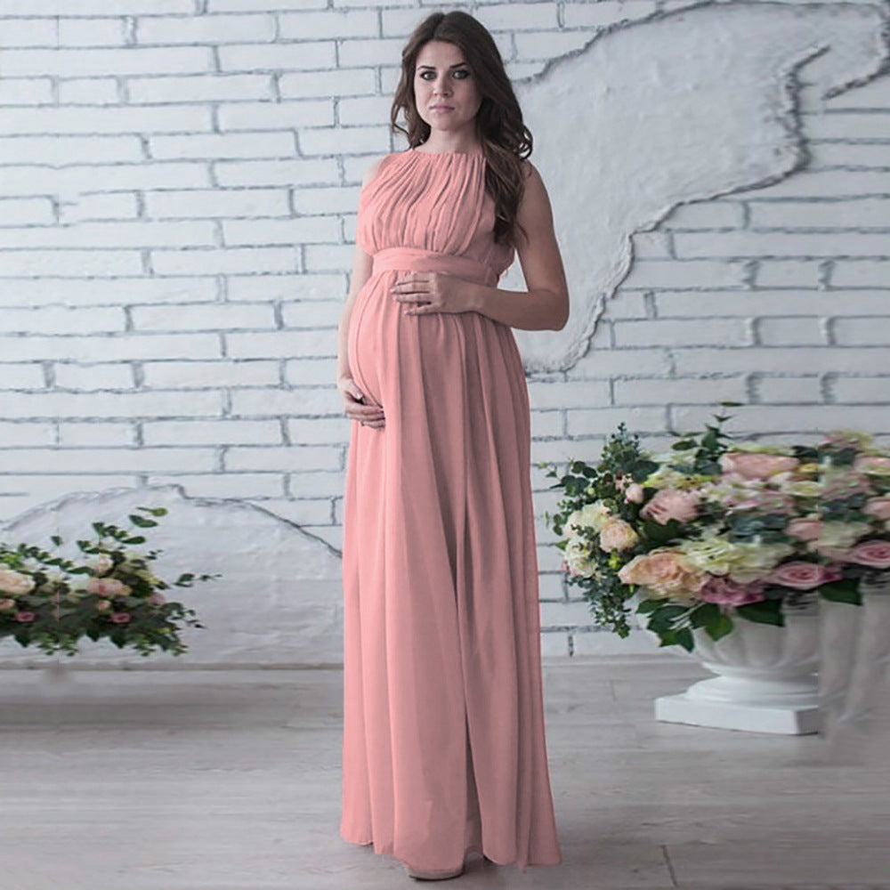 Sleeveless long maternity dress in chiffon for baby shower guests